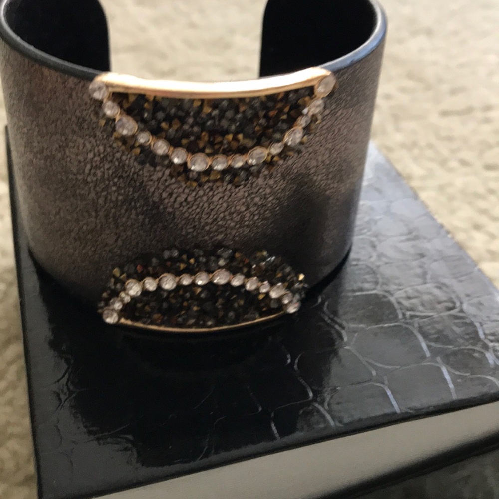 Leather cuff bracelet🌺